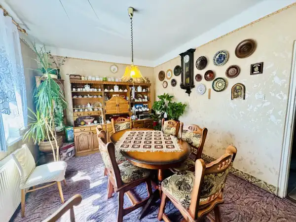 Eladó családi ház, Romhány 5 szoba 280 m² 59.9 M Ft