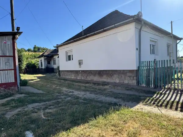 Eladó családi ház, Romhány 7 szoba 220 m² 30.99 M Ft