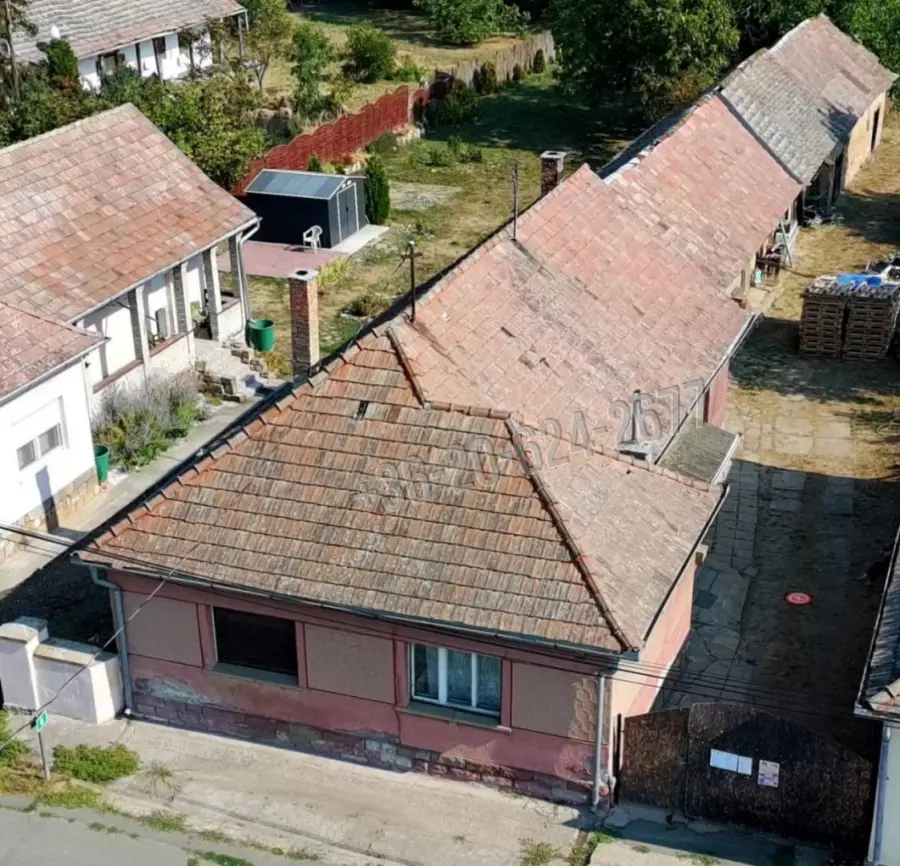 eladó családi ház, Romhány