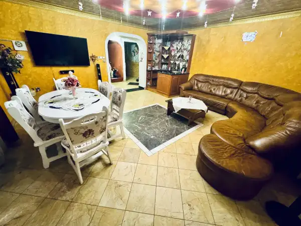 Eladó családi ház, Szügy 5 szoba 200 m² 66.99 M Ft